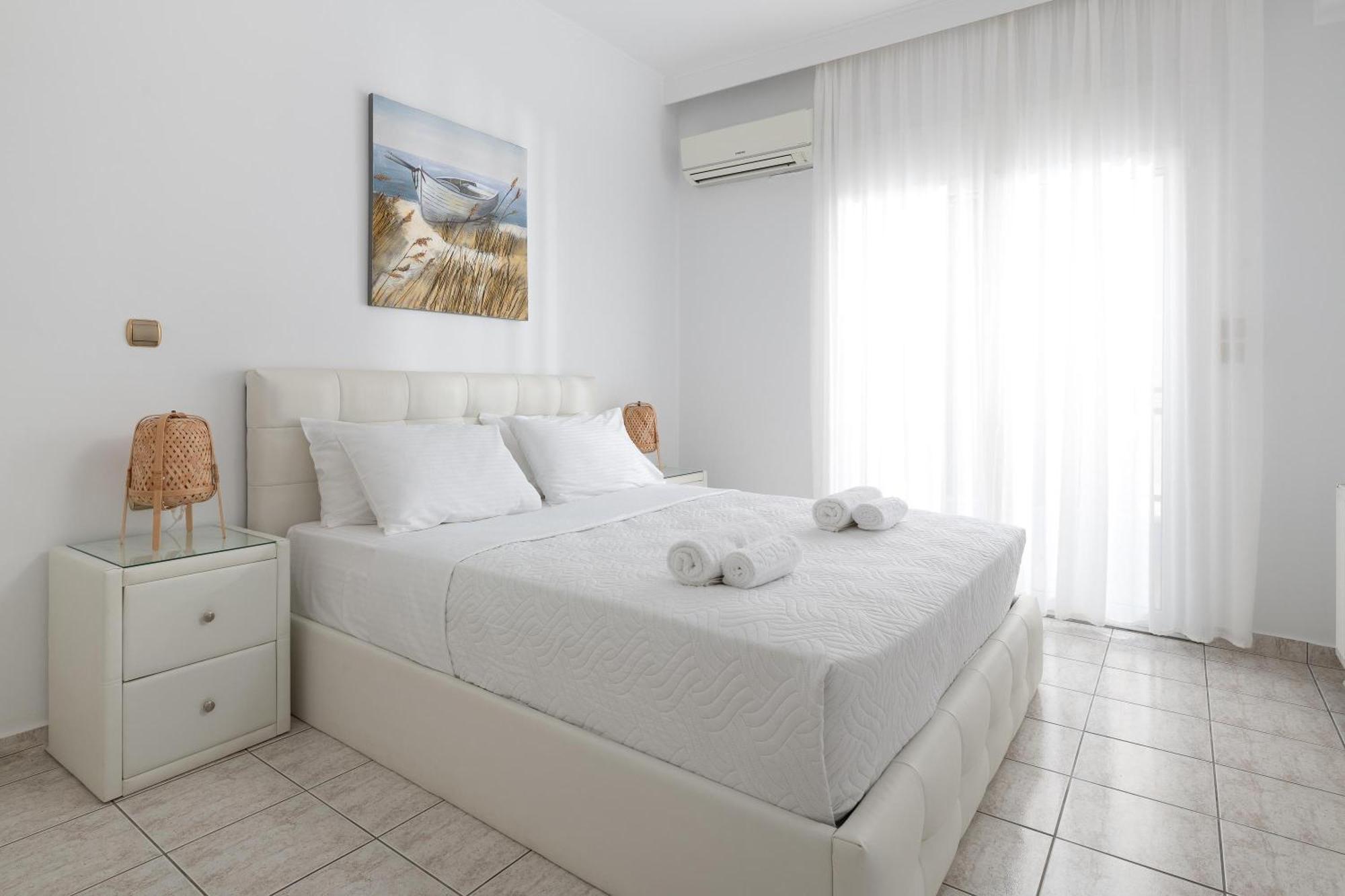 White&Blue Luxury Suites Ialysos  Exterior foto