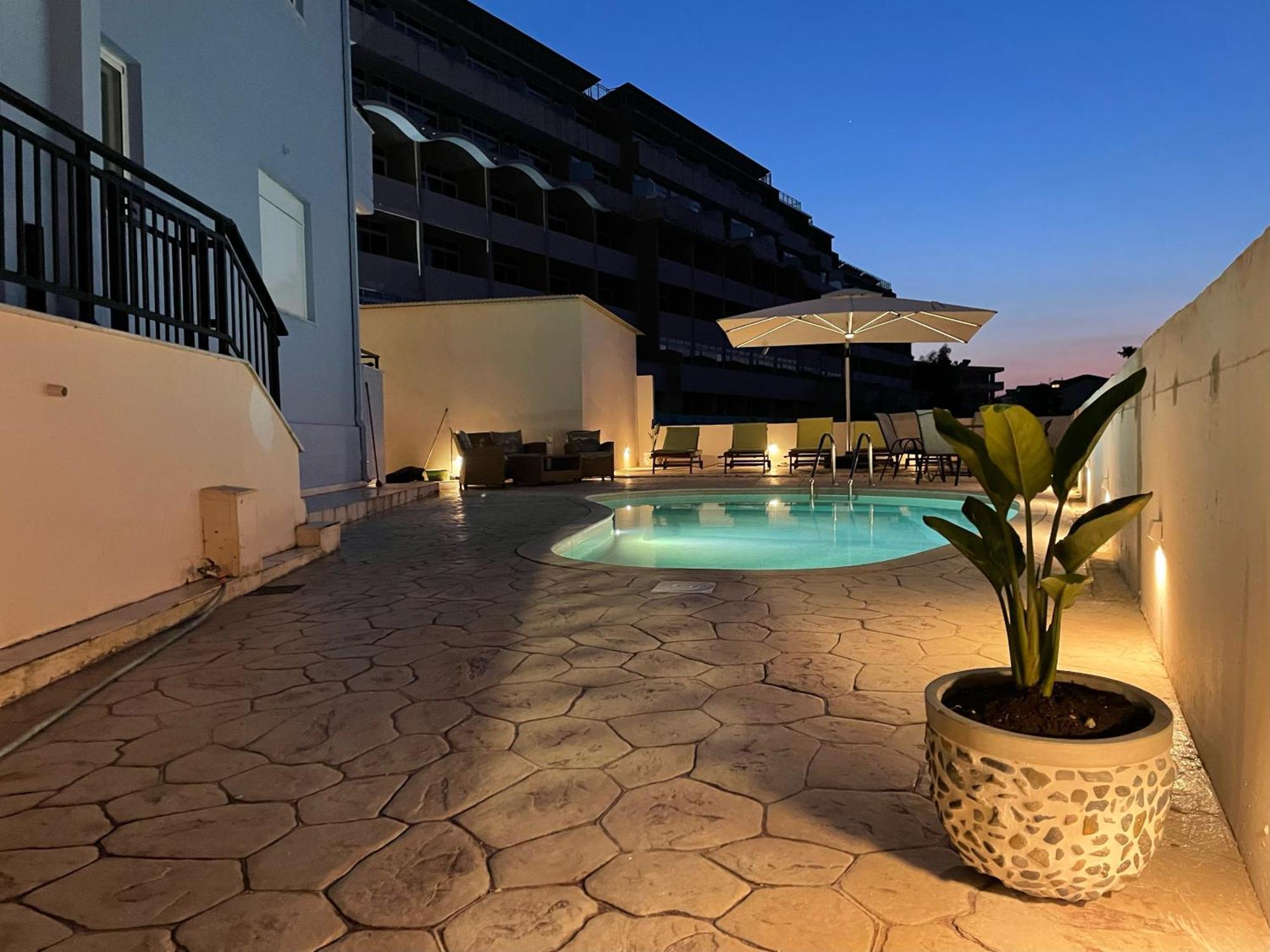 White&Blue Luxury Suites Ialysos  Exterior foto