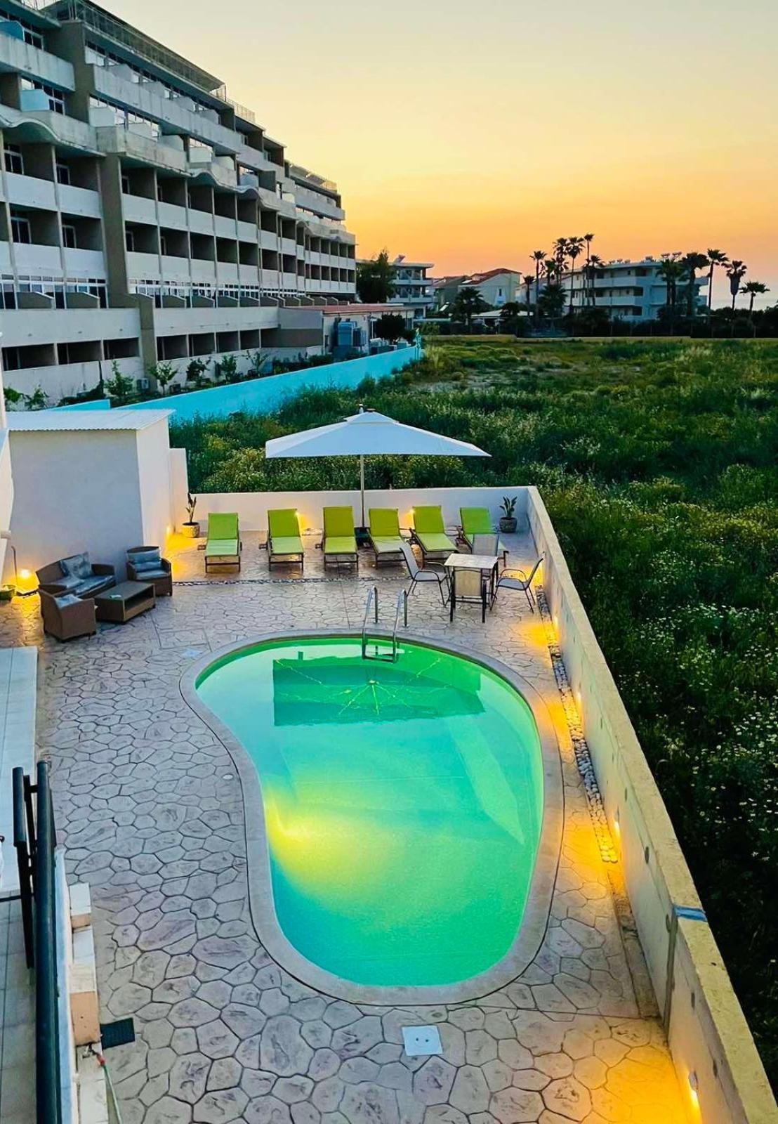 White&Blue Luxury Suites Ialysos  Exterior foto