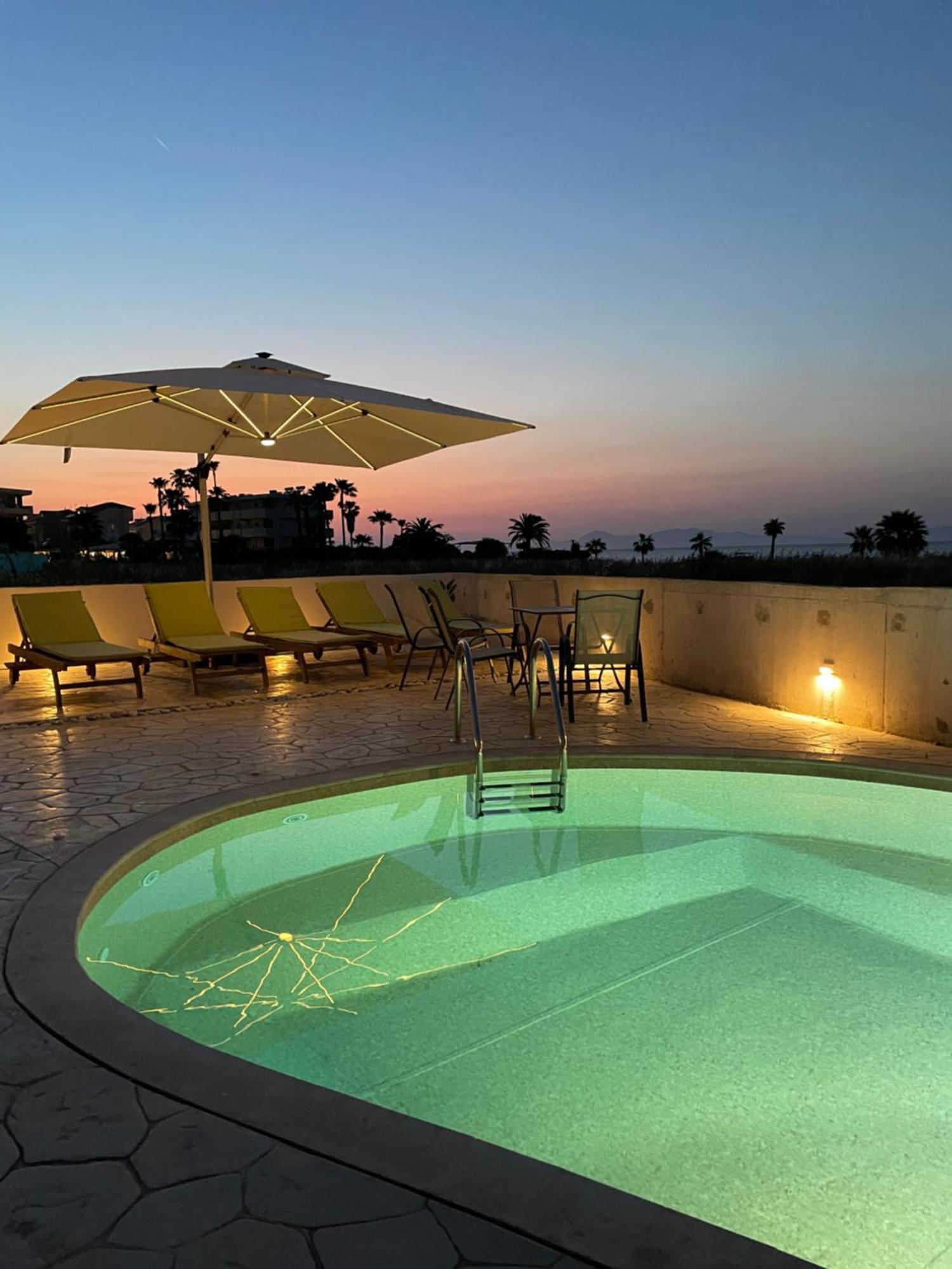White&Blue Luxury Suites Ialysos  Exterior foto