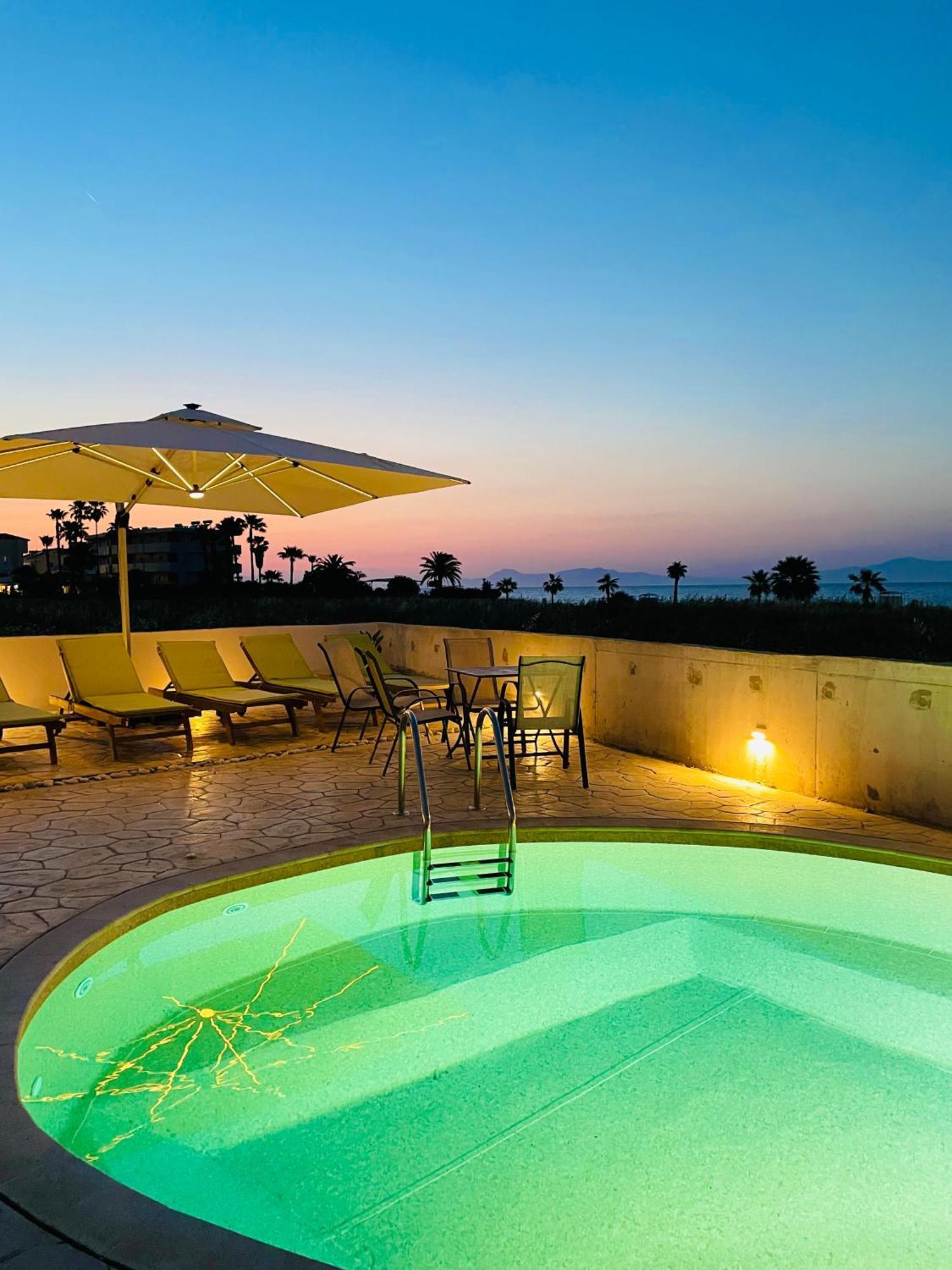 White&Blue Luxury Suites Ialysos  Exterior foto